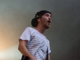 taubertalfestival_blackoutproblems_2014108_smh-20_20220424_1543193410